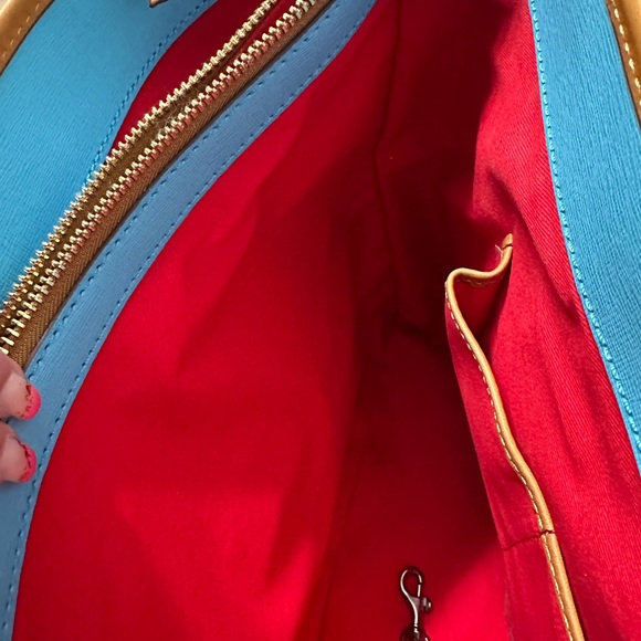 Beautiful baby blue BRAND NEW NEVER USED Dooney & Bourke long strap purse! - Picture 7 of 9